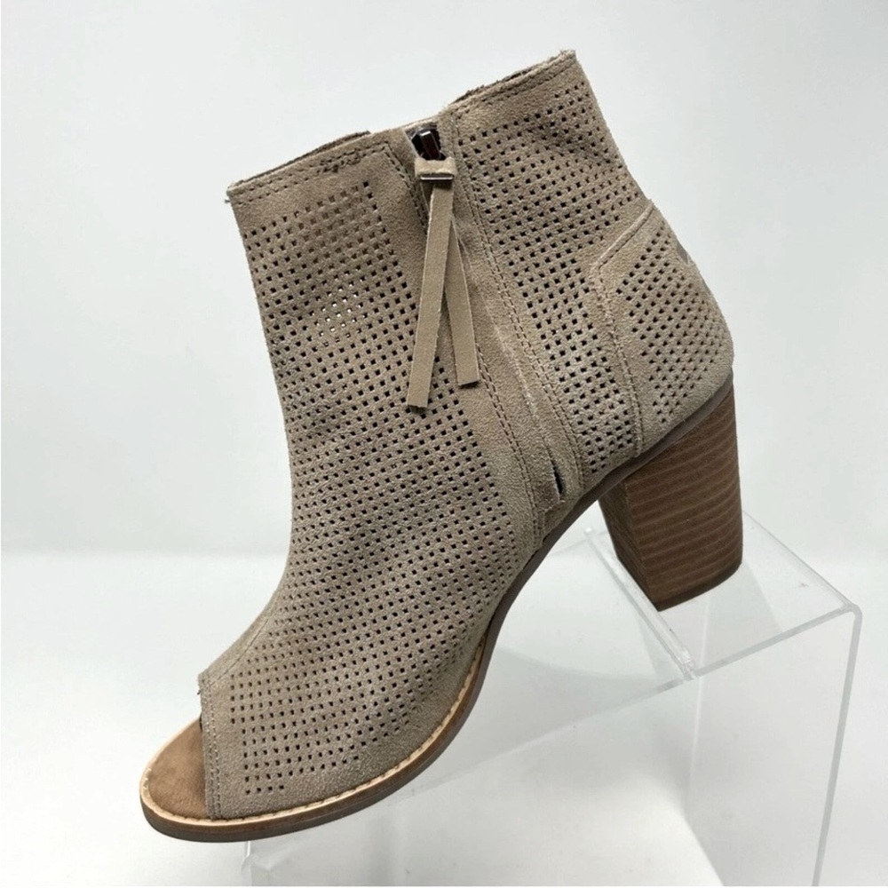 TOMS Suede Heeled Ankle Boots Open Toe Taupe Tan Gray Size 8 Perforated Bohemian - Picture 6 of 11